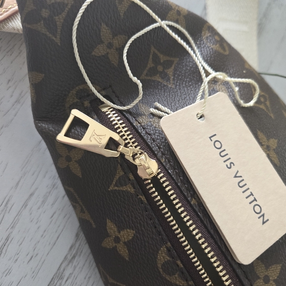Handbags - Louis vuitton bum bag